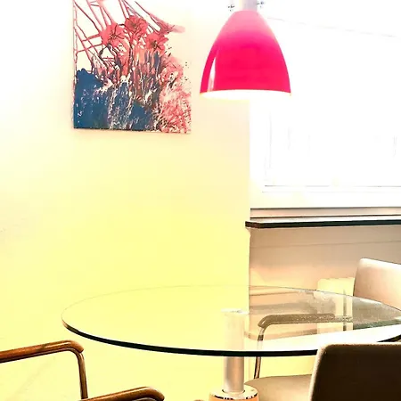 Charmante City-wohnung Mit Parkplatz Im Suedviertel Apartment